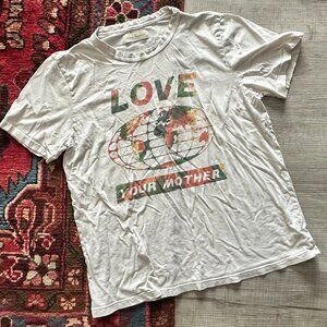 imogen + willie Love Your Mother Tee Size M